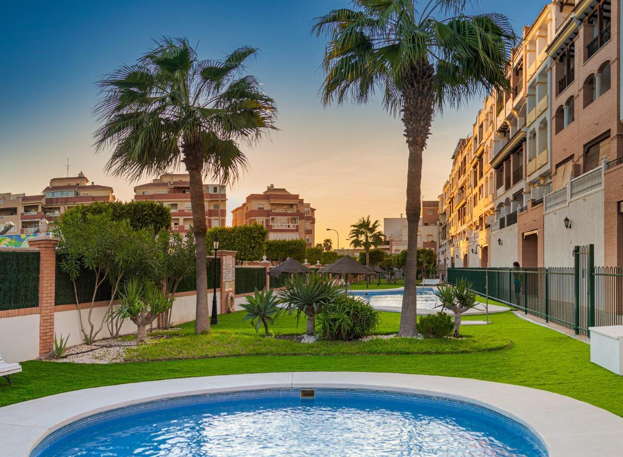 Apartamento 2 Dormitorios En La Mejor Zona De Roquetas Roquetas de Mar Buitenkant foto